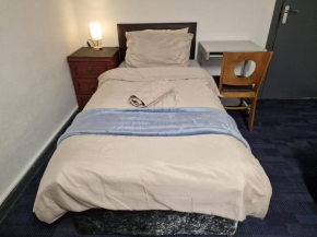 Room near East Midland Airport 5